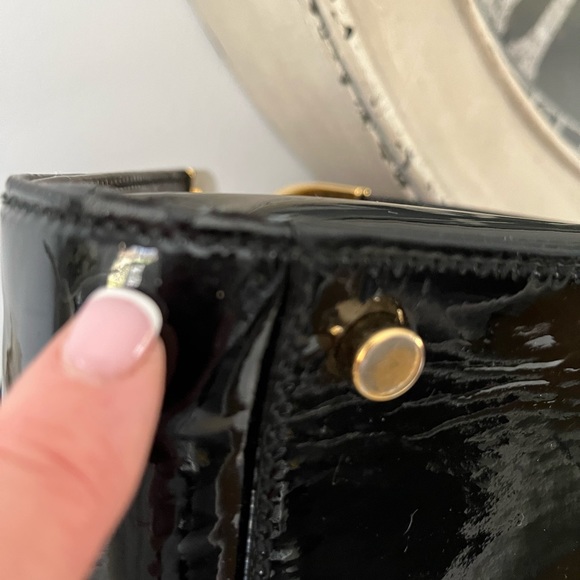 Yves Saint Laurent patent leather Uptown handbag - Picture 6 of 13